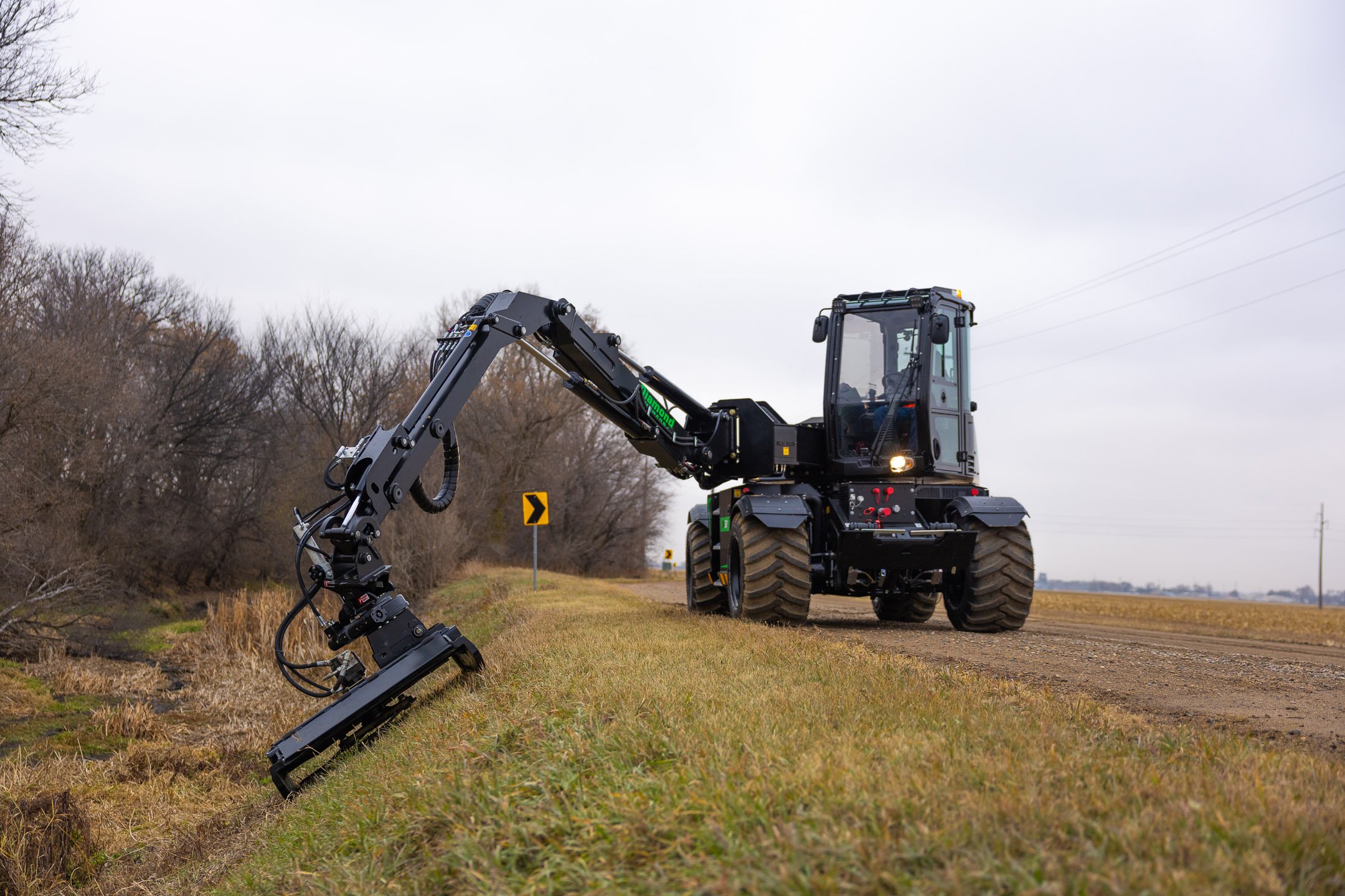 dm 360 cutting grass