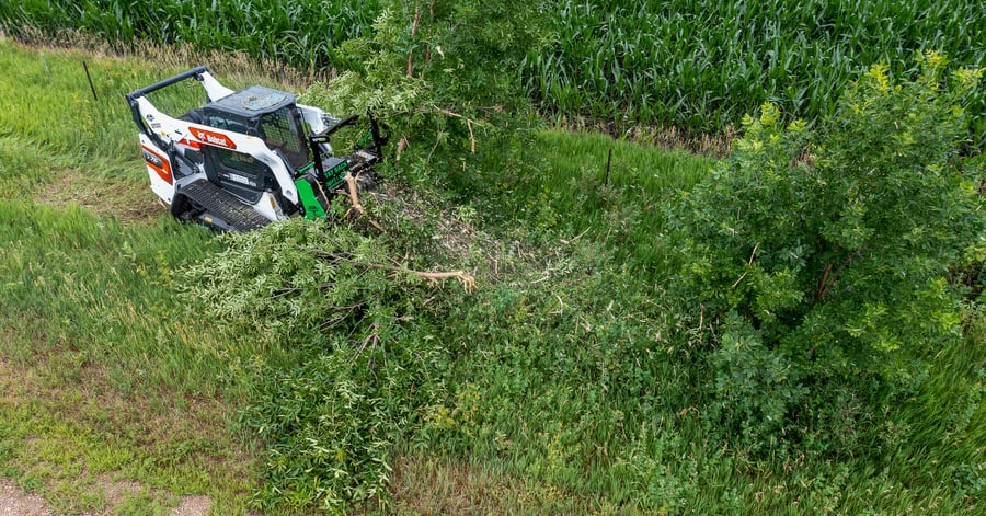 skid steer with a drum mulcher dc pro